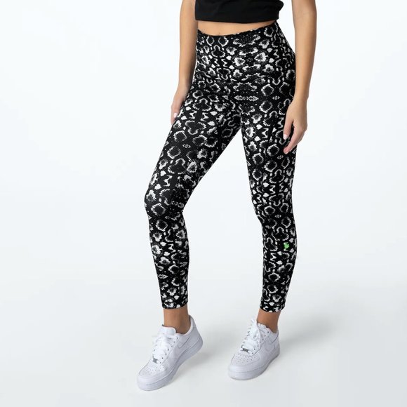 ETHIKA HIGH WAISTED TIGHT BOA Leggings. Medium. - Picture 2 of 5